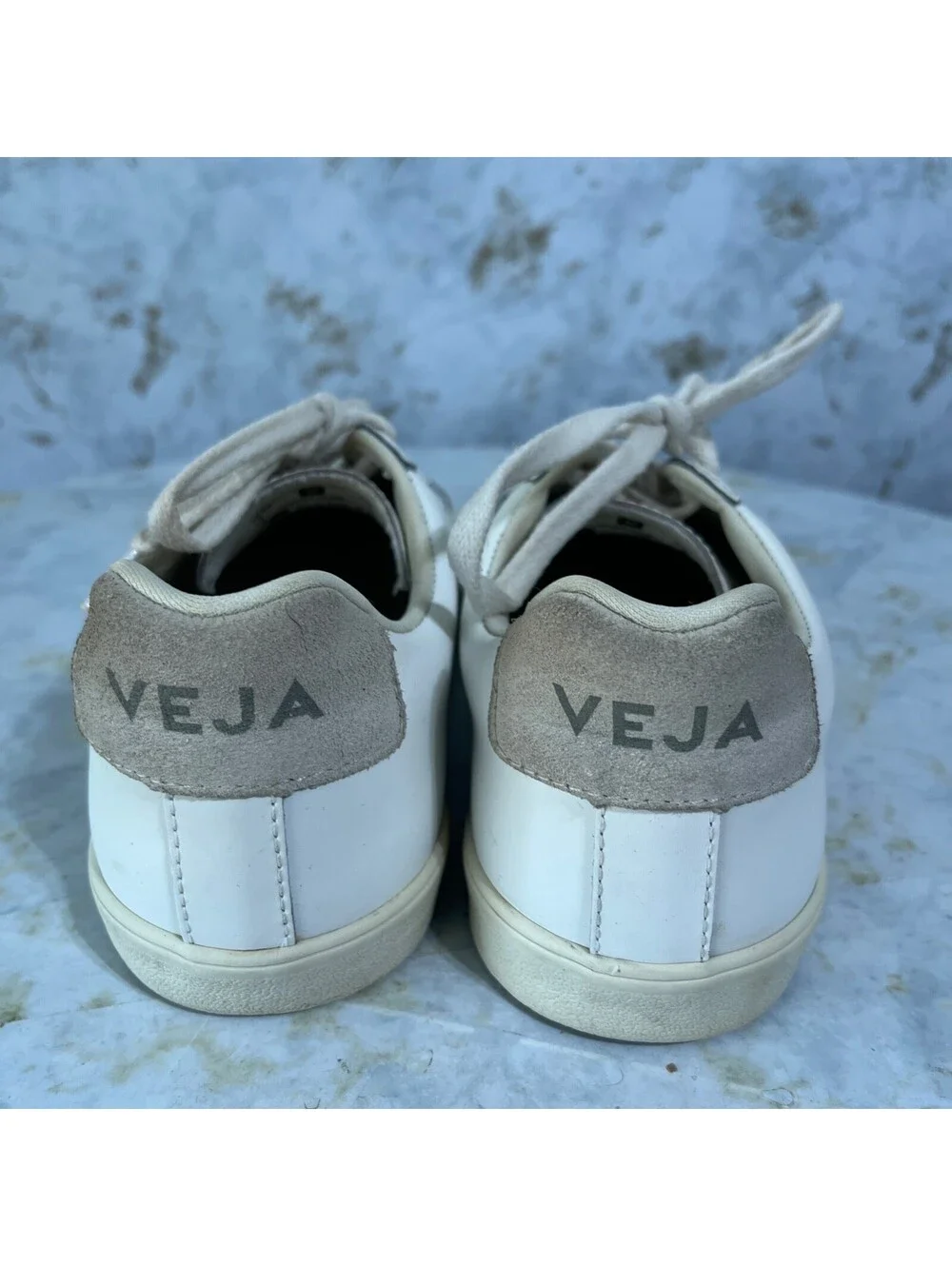 Veja upper midsole
